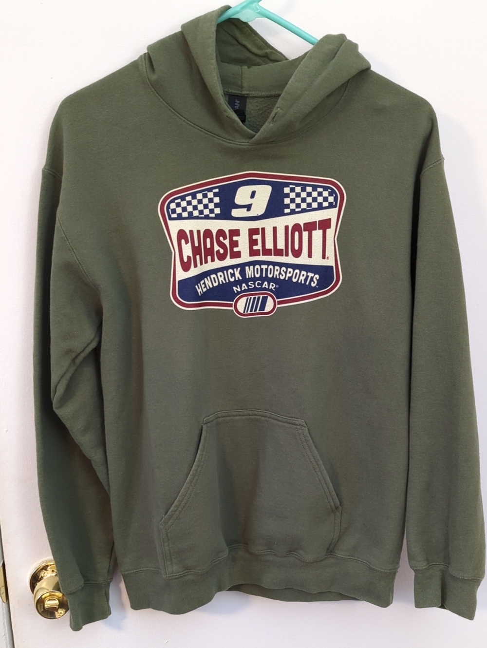 Gildan Men's Olive Green Chase Elliott NASCAR Hoodie, Small